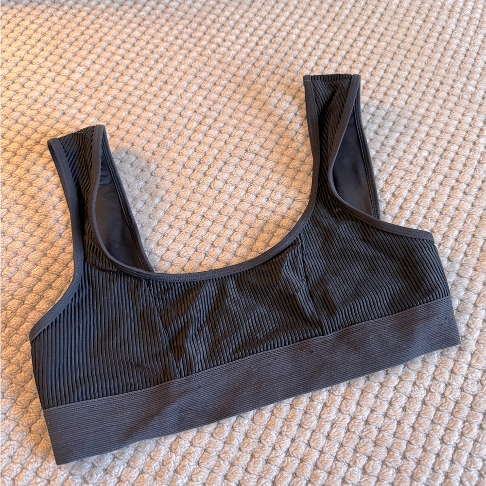 Frankie’s bikinis - black bikini top